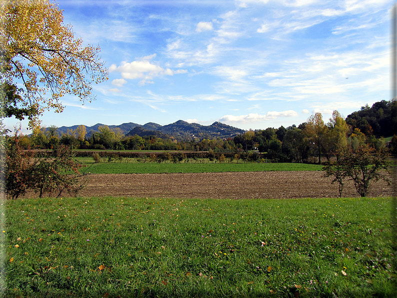 foto Paesaggi Autunnali tra le colline Fontesi